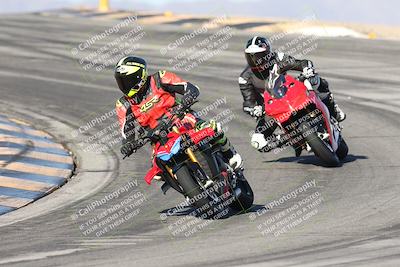 media/Dec-01-2025-Moto Forza (Mon) [[2daa91e15f]]/2-Intermediate Group/Session 2 (Turns 9 and 10)/